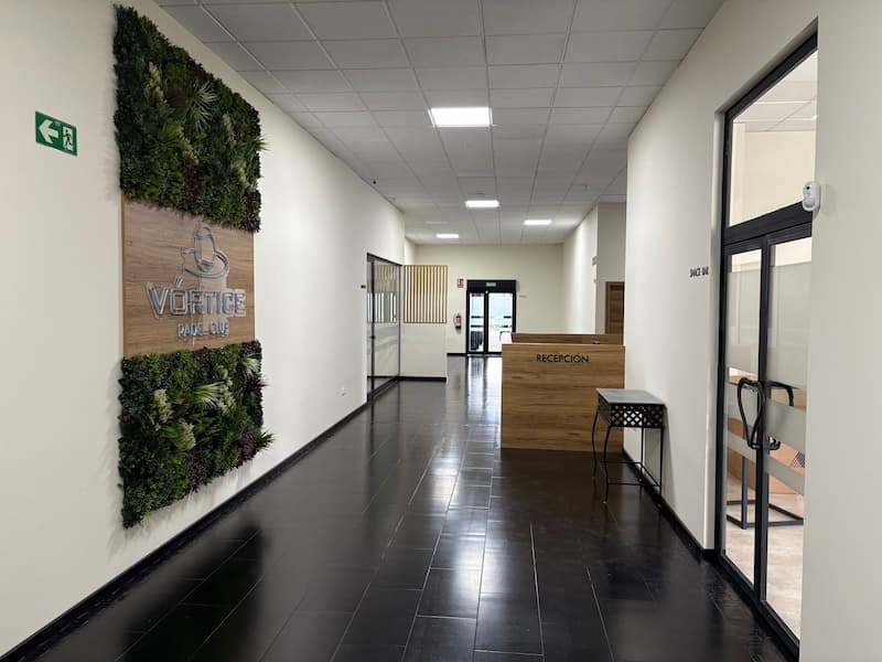 Instalaciones de Vórtice Pádel Club en Dos Hermanas